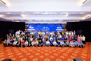 Các đại biểu tham dự Hội thảo "Thắp lửa cùng tiến lên" năm 2024. 