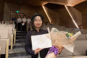 Nữ sinh Hoàng Ngọc Mai có sở thích đặc biệt với môn Vật lí. Ảnh: NVCC.