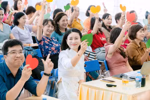 TS Lý Thị Huệ có nhiều năm kinh nghiệm về đào tạo kỹ năng giao tiếp trong các nhà trường. 