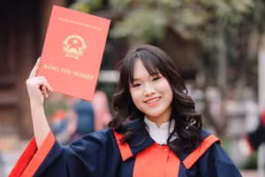 Nguyễn Ánh Quyên là một gương mặt nổi bật về tinh thần tự giác học tập chăm chỉ tại Trường THCS Chương Dương. Ảnh: NTCC.