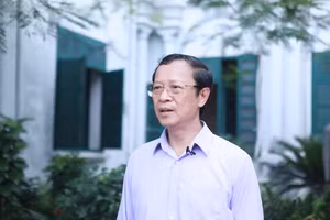 Thứ trưởng Bộ GD&ĐT Phạm Ngọc Thưởng yêu cầu các Hội đồng thi tiến hành chấm thi vừa đảm bảo tiến độ nhưng phải chất lượng, vì quyền lợi thí sinh. Ảnh: Đình Tuệ.