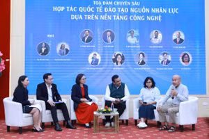 Các đại biểu, chuyên gia trong nước và quốc tế cùng trao đổi ý kiến tại hội thảo. 