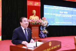 NGƯT.PGS.TS Trần Quang Quý - Chủ tịch Hội Cựu Giáo chức Việt Nam phát biểu chúc mừng tại Đại hội. 