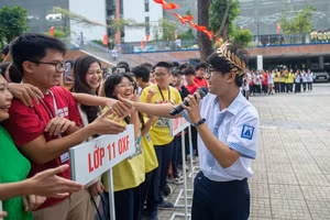 Quán quân Đường lên đỉnh Olympia năm 2025 là Trần Bùi Bảo Khánh, học sinh lớp 12 chuyên Sinh, Trường THPT chuyên Hà Nội - Amsterdam. 