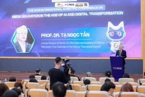 Các nhà khoa học, chuyên gia uy tín hàng đầu trong nước và quốc tế cùng góp mặt tại hội thảo. 