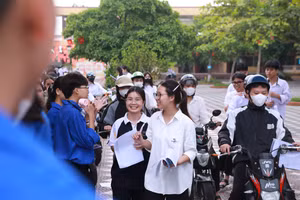 Thí sinh tại tỉnh Ninh Bình tham gia Kỳ thi tốt nghiệp THPT năm 2025. Ảnh: Đình Tuệ.