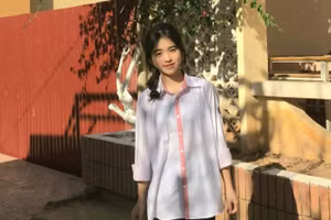 Nữ sinh Nguyễn Thị Lệ Quyên có đam mê với môn Lịch sử. Ảnh: NVCC.