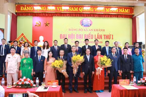 Ban chấp hành Đảng bộ xã An Khánh nhiệm kỳ 2025-2030 sau khi được kiện toàn. (Ảnh: Đình Tuệ)