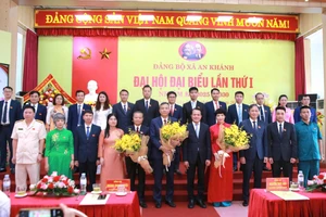 Ban chấp hành Đảng bộ xã An Khánh nhiệm kỳ 2025-2030 sau khi được kiện toàn. (Ảnh: Đình Tuệ)