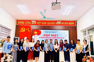 Trường THPT Thượng Cát (Hà Nội) gặp mặt nhân kỷ niệm 79 năm Ngày Thương binh liệt sĩ. 