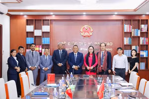 Đại diện Bộ GD&ĐT Việt Nam và đoàn công tác của Timor Leste tại cuộc làm việc.