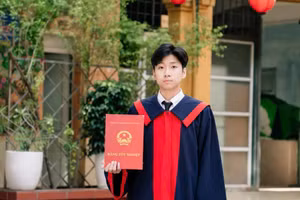 Nguyễn Tiến Dũng lớp 9A1 đỗ chuyên Toán của cả 3 trường chuyên nổi tiếng của Hà Nội. 