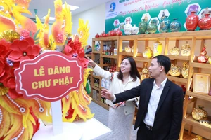 Những sản phẩm của học viên Trung tâm Ngọc Ân được trưng bày tại "Gian hàng tốt Ngọc Ân".