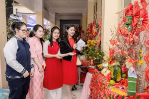 Cô trò Trường THPT Lê Quý Đôn - Đống Đa (Hà Nội) hân hoan chào đón Xuân Ất Tỵ 2025 với nhiều hoạt động phong phú.