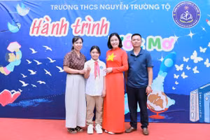 Các tân học sinh lớp 6 sẽ bắt đầu "Hành trình ước mơ" tại Trường THCS Nguyễn Trường Tộ trong 4 năm học tới đây. Ảnh: Đình Tuệ.