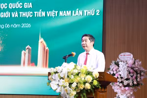 NGƯT.PGS.TS Nguyễn Đào Tùng phát biểu đề dẫn hội thảo. Ảnh: Đình Tuệ.