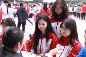 Học sinh lớp 12 Trường THPT Xuân Phương (Nam Từ Liêm, Hà Nội). Ảnh: Đình Tuệ.