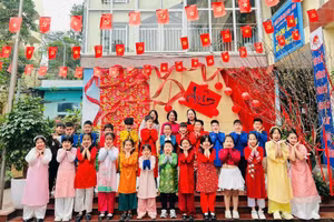 Cô trò Trường Tiểu học Đồng Nhân hân hoan trong buổi đầu đến lớp sau Tết Nguyên đán 2026.