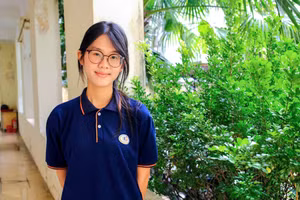 Nữ sinh Đặng Phương Dung - học sinh lớp 12A3, Trường THPT Chất lượng cao Lê Lợi (Hà Đông, Hà Nội). 