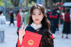 Nữ sinh Nguyễn Quỳnh Anh đến từ lớp 9A4 đỗ chuyên Anh của Trường THPT Chuyên Sơn Tây. Ảnh: NTCC.