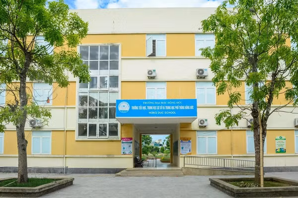 Trường Tiểu học, THCS và THPT Hồng Đức trực thuộc Trường Đại học Hồng Đức.