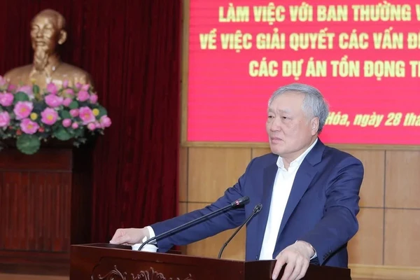 Phó Thủ tướng Thường trực Chính phủ Nguyễn Hòa Bình phát biểu tại buổi làm việc. 