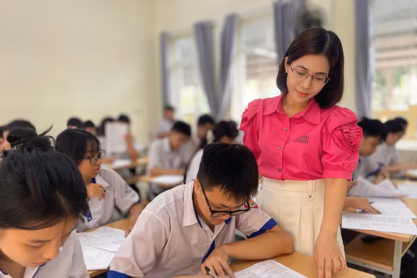 Thanh Hoá phấn đấu đưa tiếng Anh thành công cụ giao tiếp thường xuyên.