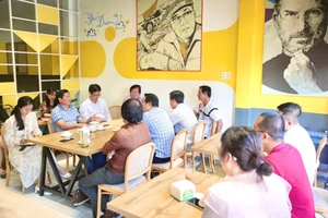 Cafe kết nối doanh nghiệp - một trong những hoạt động nổi bật do Trung tâm xúc tiến đầu tư và hỗ trợ doanh nghiệp tỉnh Cà Mau tổ chức. (Ảnh: Q.M)