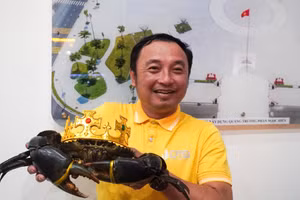 Con cua có trọng lượng lớn nhất được trao vương miện "Vua Cua".