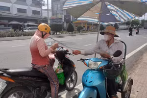 Đề nghị Công ty Xổ số Cà Mau rà soát phản ánh của người bán vé số