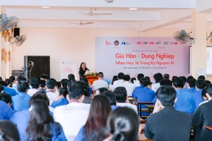 Hội thảo thu hút đông sinh viên tham gia.