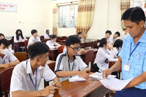 Học sinh ở Cà Mau tham gia Kỳ thi thử tốt nghiệp THPT năm 2025. Ảnh: Quách Mến