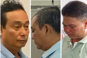 Các bị can Hồ Tấn Bạo, Nguyễn Trường Giang và Thái Hữu Phước khi bị khởi tố (thứ tự từ trái qua). (Ảnh: C.A)
