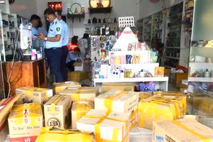 Lực lượng chức năng tịch thu hơn 2.000 sản phẩm không rõ nguồn gốc.