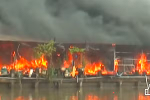 Hiện trường vụ cháy chợ Thanh Tùng.