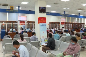 Việc doanh nghiệp nợ đóng BHXH khiến quyền lợi của người lao động bị ảnh hưởng.