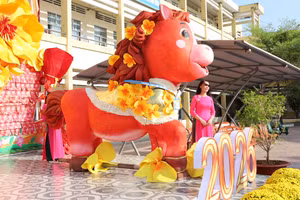 Linh vật bé Ngọ tuổi học đường ở Cà Mau.