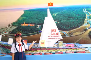 Mô hình thư viện sách tại Ngày sách và Văn hóa đọc ở Cà Mau.