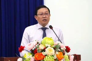 Ông Nguyễn Quốc Tuấn, Giám đốc Trung tâm GDTX Cà Mau - Một trong chín cá nhân được tặng thưởng Huân chương Lao động hạng Ba.