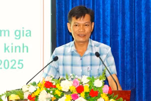 Ông Huỳnh Công Thiệu, Trưởng phòng Dân tộc (Sở Dân tộc và Tôn giáo tỉnh Cà Mau) trả lời phỏng vấn Báo GD&TĐ.