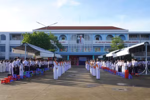 Trường THPT chuyên Bạc Liêu (Cà Mau).