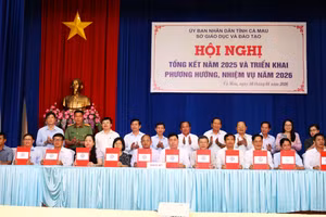 Các trường học trực thuộc Sở GD&ĐT Cà Mau ký kết giao ước thi đua về triển khai thực hiện Đề án dạy học 2 buổi/ngày, tổ chức bán trú.