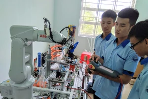 Một lớp dạy nghề tại Trường Cao đẳng Nghề Việt Nam - Hàn Quốc Cà Mau.
