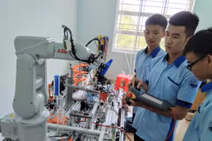 Một lớp dạy nghề tại Trường Cao đẳng Nghề Việt Nam - Hàn Quốc Cà Mau.