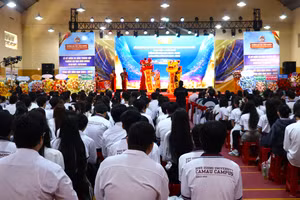 Quang cảnh lễ kỷ niệm 28 năm thành lập Trường ĐH Bình Dương.