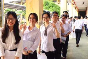 Thí sinh Cà Mau hào hứng khi đỗ tốt nghiệp THPT năm 2025.