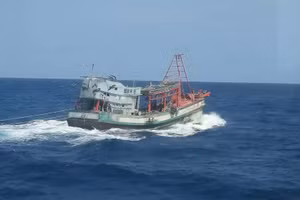 Cả nước còn hơn 9.300 tàu cá '3 không'.