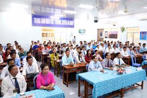 Đại biểu và thí sinh tham dự Hội thi Cán bộ quản lý giỏi cấp tiểu học.