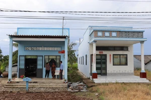 Nhiều hộ đồng bào DTTS ở xã Vĩnh Hậu được hỗ trợ nhà ở.