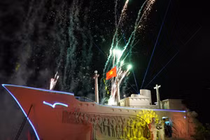 Công trình tượng đài kỷ niệm chuyến tàu tập kết ra Bắc